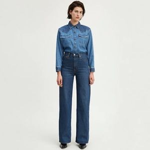 LEVI’S Premium Ribcage Wide Leg Jeans Size 28